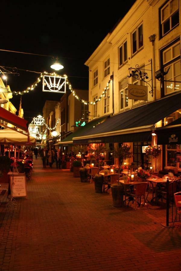 Historic City Centre Apartment 's-Hertogenbosch  ภายนอก รูปภาพ